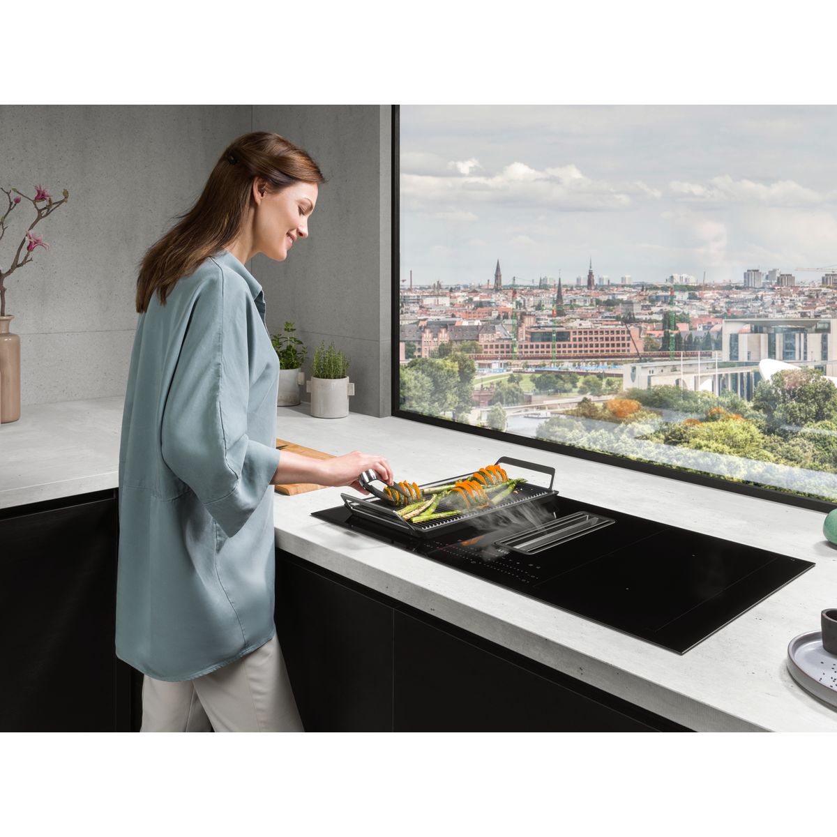 AEG - Induksjonstopp med integrert ventilator - CCE84751CB