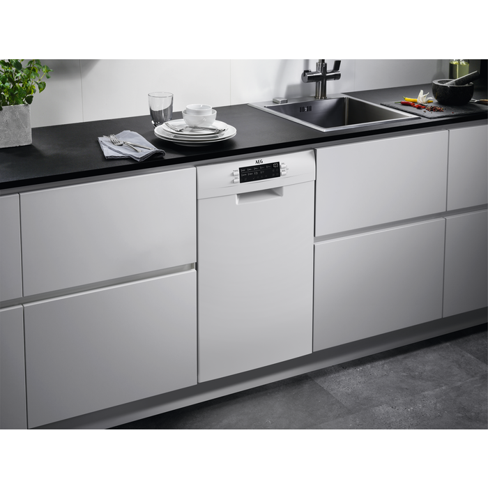 AEG - Frittstående oppvaskmaskin 45-60 cm - FFB62407ZW