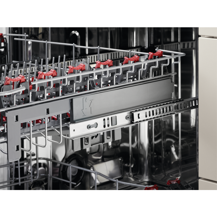 AEG - Integrert oppvaskmaskin 45-60 cm - FSE74708P