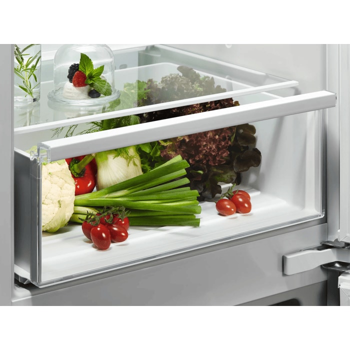 6000 TwinTech® NoFrost kjøl/frys Integrert 177.2 cm NSC6M18FES