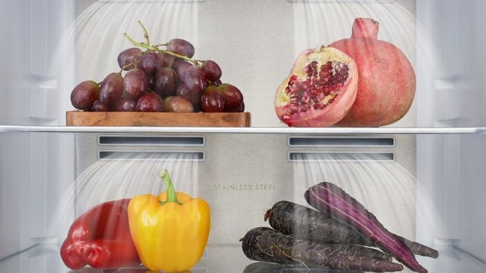 Frukt och grönsaker i kyl