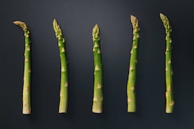 En rekke med asparges