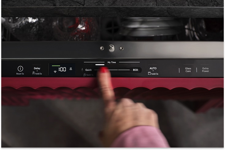 AEG oppvaskmaskin med QuickSelect og EcoMeter.